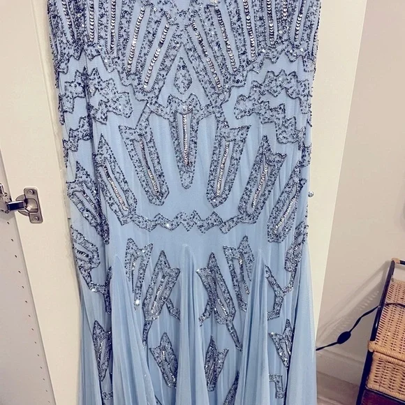 Adrianna Papell Sleeveless
Beaded Mermaid Gown In Blue size 8 - Picture 6 of 15